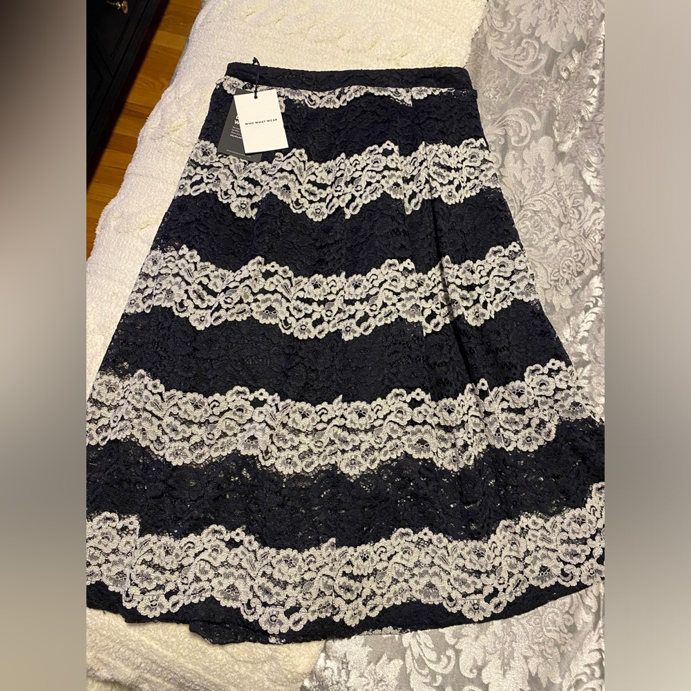 Elegant Black Lace Skirt | size 6 NWT